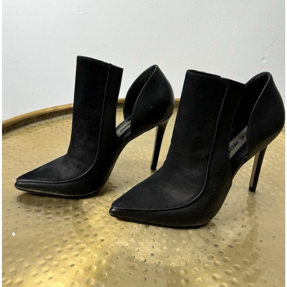 Steve Madden Black Suede Leather Daniela Bootie 6 Vamp Mobwife Classy 4" Heel